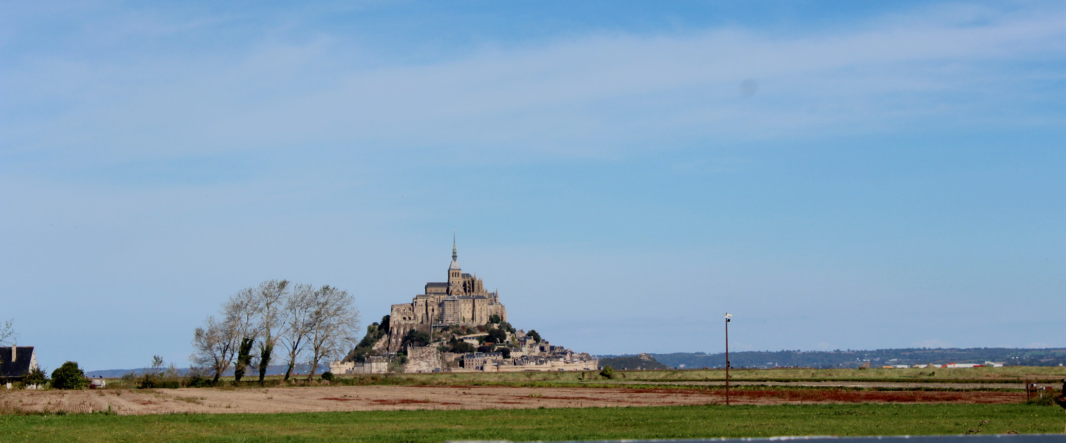 O Mont Saint-Michel fica na Normandia, na França. 
